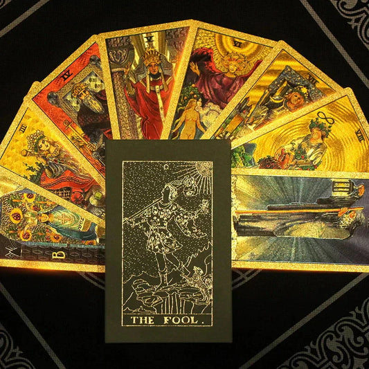 🔮 60% RABATT NU! ✨ Lyxig Gyllene Tarotkortlek – Inklusive Guidebok, Svart Sammetspåse & Spådomskort 🎴📖