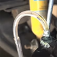 🔧 KÖP 2, FÅ 1 GRATIS! 🚗 Bromsslang – Praktisk Dräneringshjälp, Backventil & Kompatibel med Bil/Motorcykel – Professionellt Resultat ✨