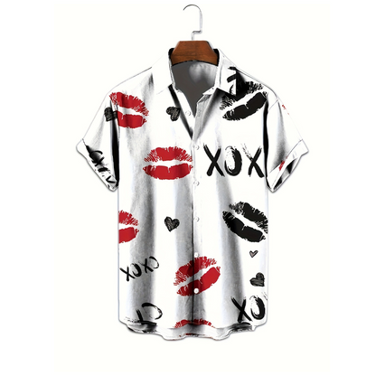 👕 50% RABATT NU! 🔥 Kortärmad skjorta med knappar och Kiss-tryck för män – Rockstuk, bekväm bomull & perfekt för konserter, lediga dagar eller en tuff sommarlook 🎸