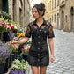 👗 60% RABATT NU! 🍷 Dams genomskinlig spets denim miniklänning – Kontrasttextur & söt design – Klubbredo, perfekt för fest eller utekväll – lekfull och elegant ✨